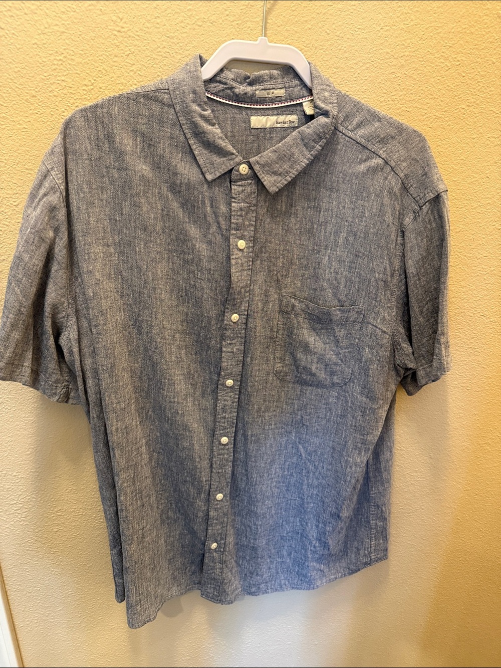 Casual Short-Sleeve Button-Down Shirt — Gray Chambray